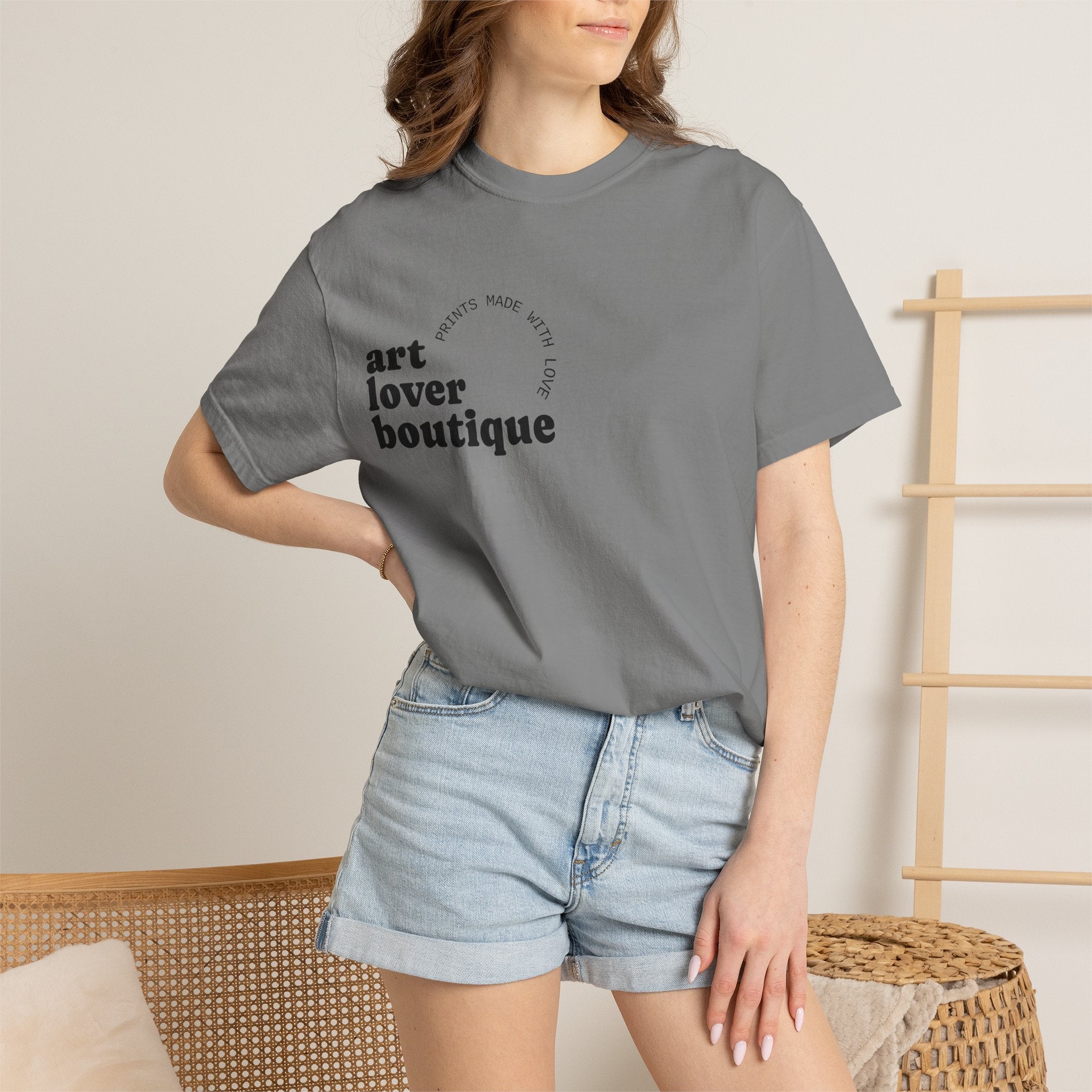Art Lover Boutique T‑Shirt — Minimalist Graphic Tee