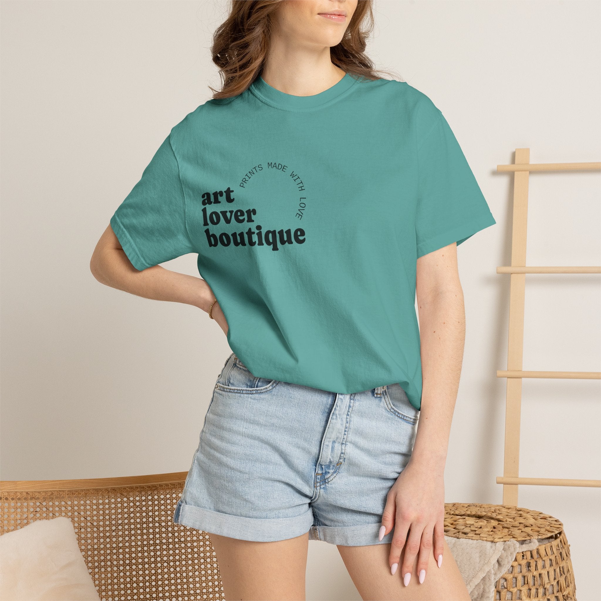 Art Lover Boutique T‑Shirt — Minimalist Graphic Tee