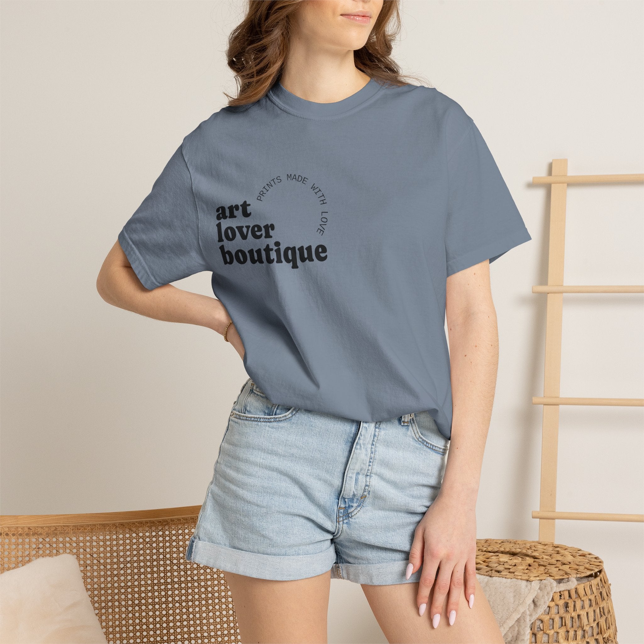 Art Lover Boutique T‑Shirt — Minimalist Graphic Tee